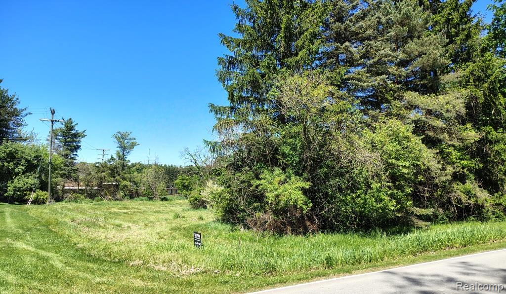 5600 Hemingway Lake Road, Otter Lake, MI 48464 — Photo 10