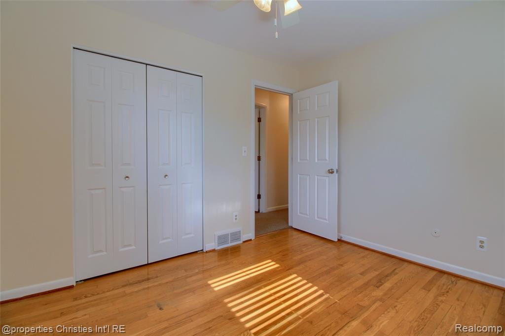 565 Center Ridge, South Lyon, MI 48178 — Photo 18