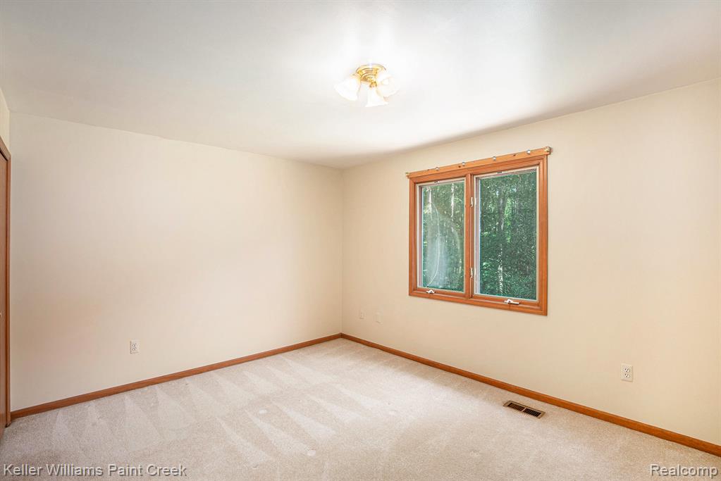 6365 Hayfield Lane, Almont, MI 48003 — Photo 21