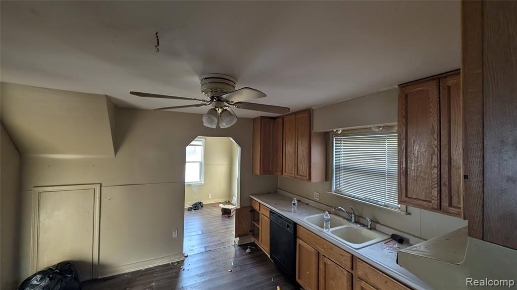 6713 MCGUIRE Street, Taylor, MI 48180 — Photo 32