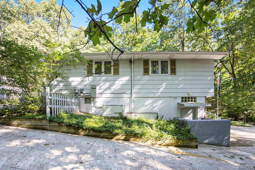 9401 Mabley Hill Road, Fenton, MI 48430 — Photo 20