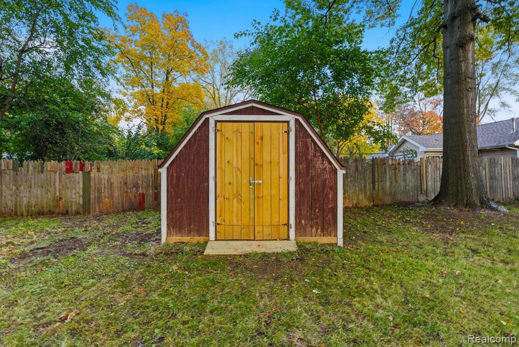 2419 Montana Avenue, Saginaw, MI 48601 — Photo 27