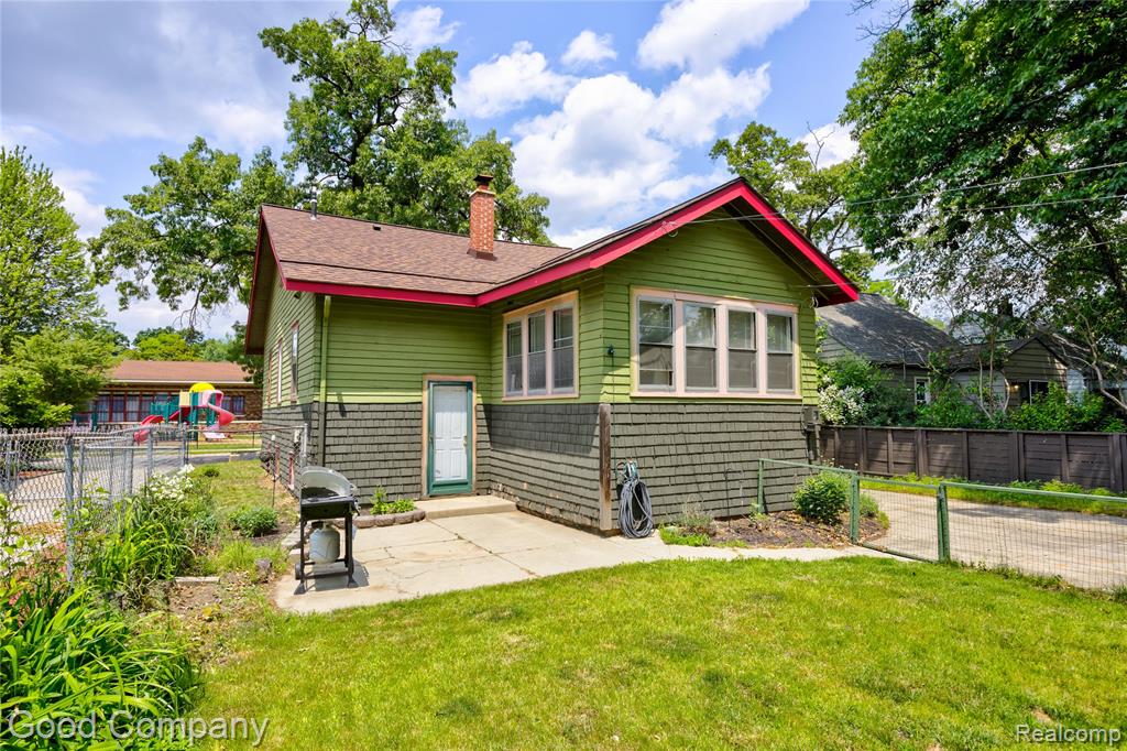 925 W Hazelhurst Street, Ferndale, MI 48220 — Photo 37