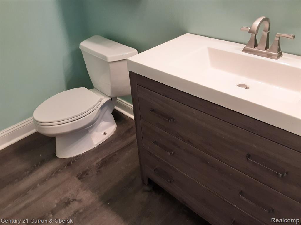 41279 S WOODBURY GREEN Drive, Belleville, MI 48111 — Photo 33