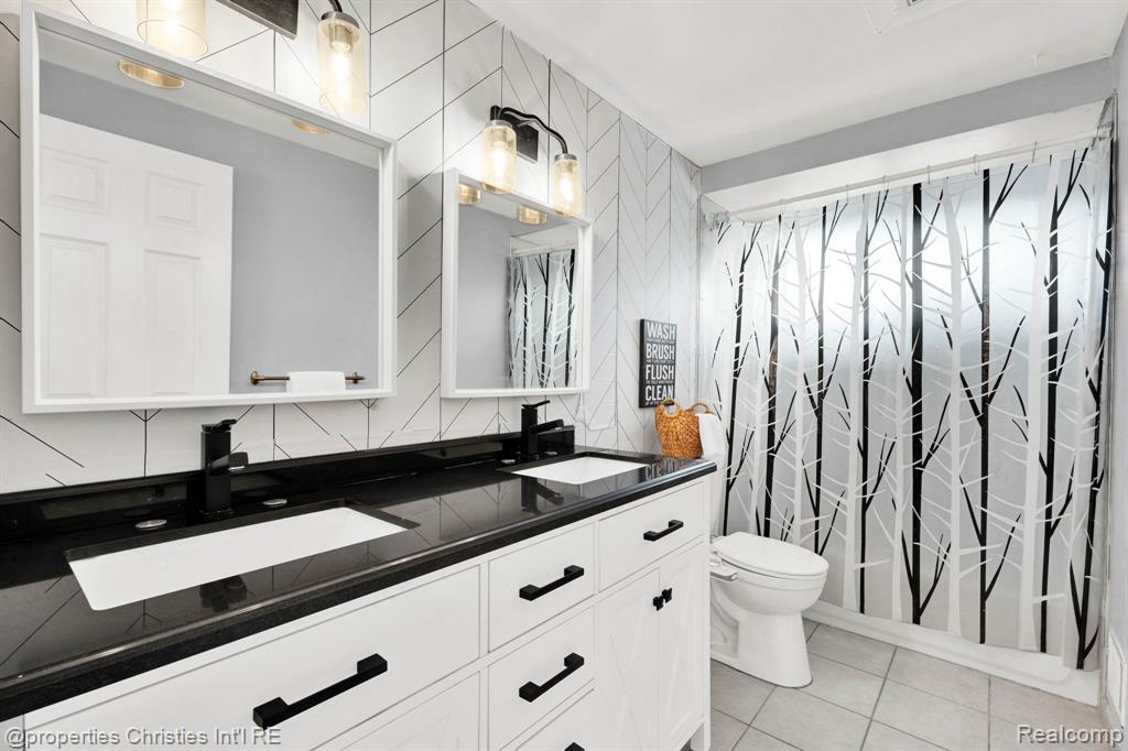 43783 Leeann Lane, Canton, MI 48187 — Photo 31