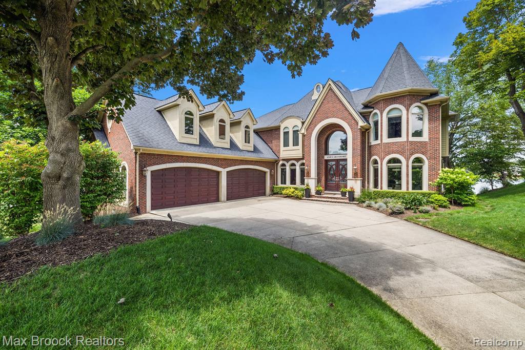 6340 Lakeshore Street, West Bloomfield, MI 48323 — Photo 2