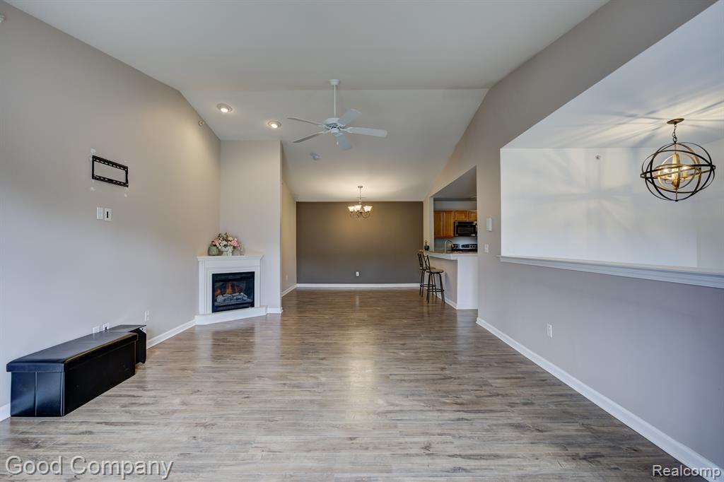 29567 NOTTINGHAM Circle, Livonia, MI 48152 — Photo 5