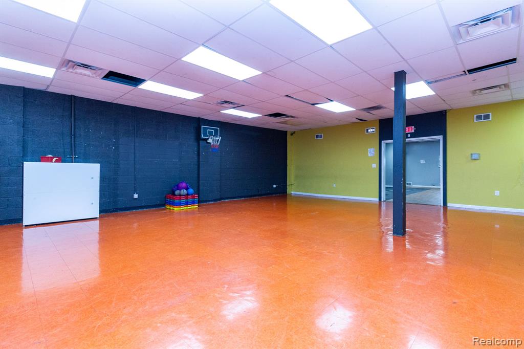 8930-8932 Greenfield Rd, Detroit, MI 48228 — Photo 12