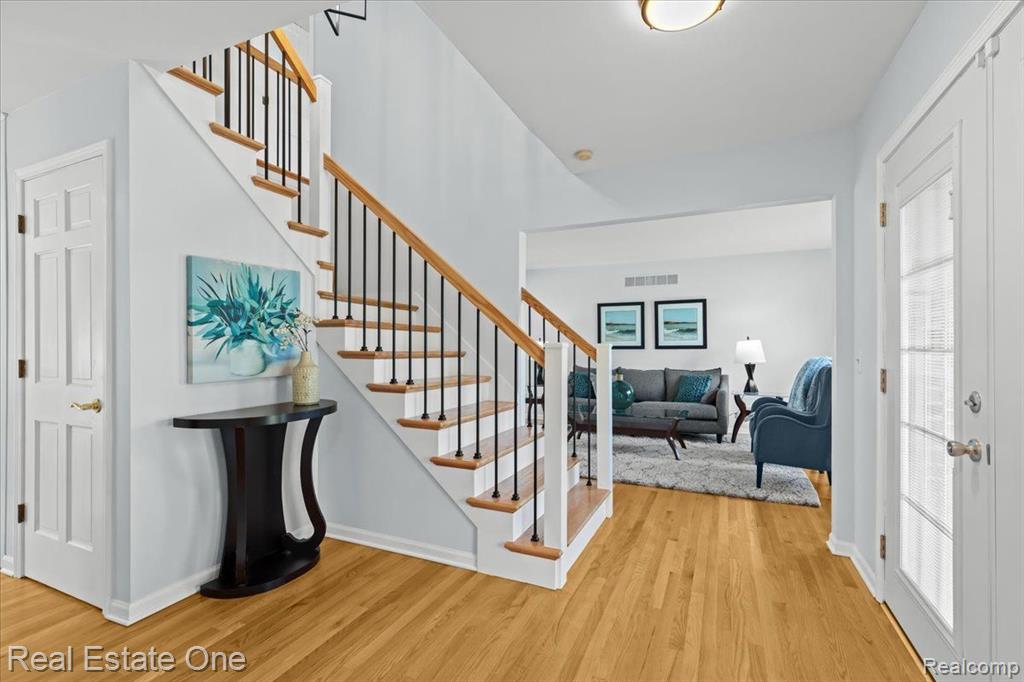 585 Dorchester Way, Milford, MI 48381 — Photo 5