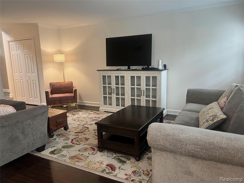 1587 Brentwood Drive, Troy, MI 48098 — Photo 5