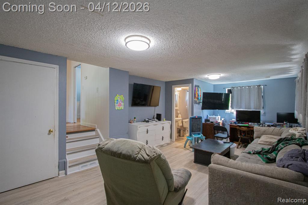 35501 Griswald Street, Clinton Twp, MI 48035 — Photo 2