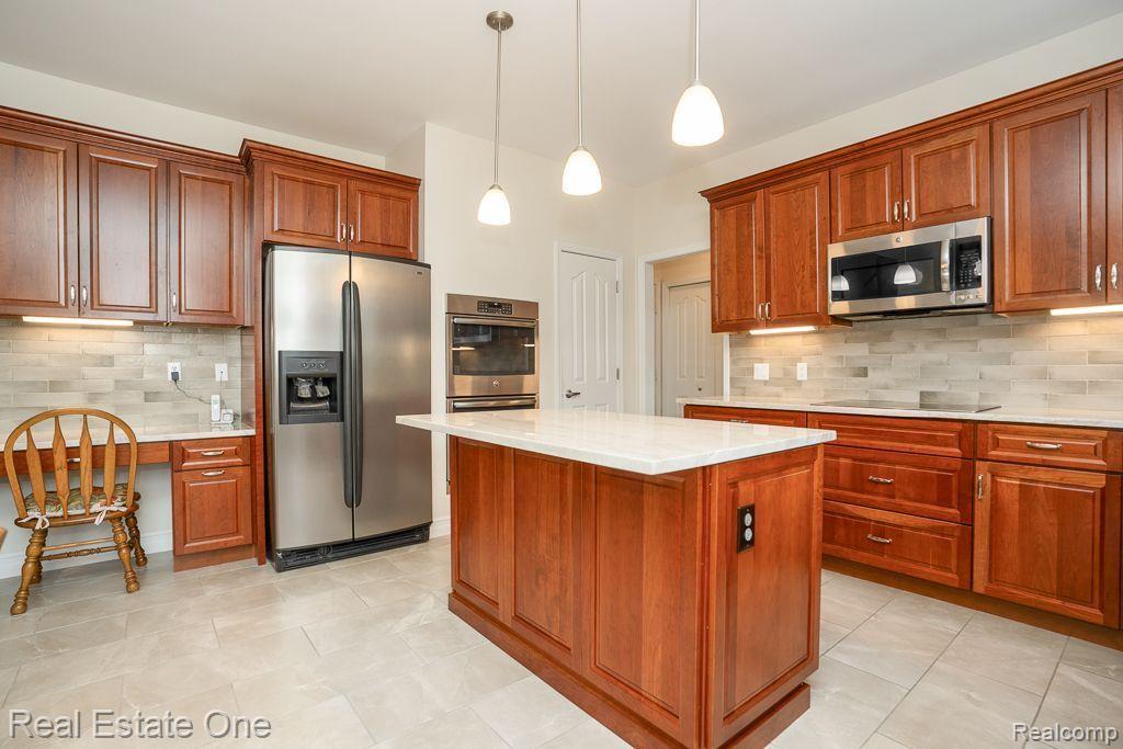 961 HOLLOW CORNERS, Rochester, MI 48307 — Photo 9