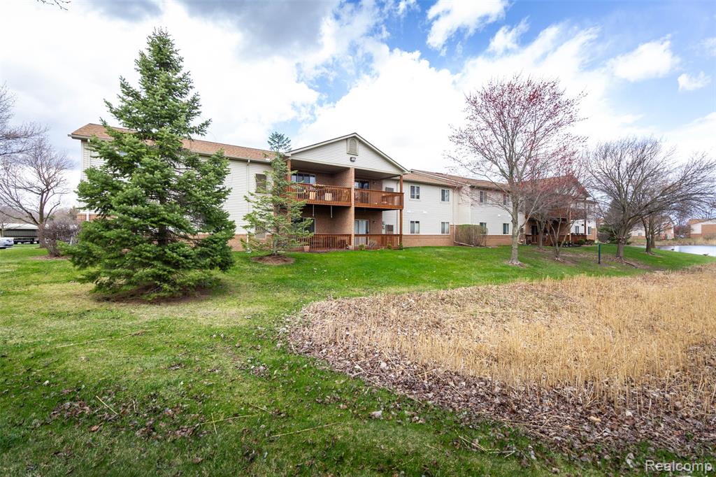 9747 Wildflower Court, Van Buren, MI 48111 — Photo 25