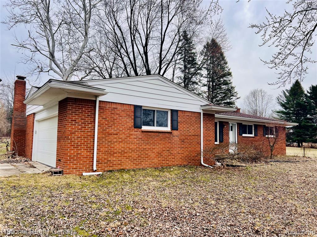 1900 N Hughes Road, Howell, MI 48843 — Photo 38