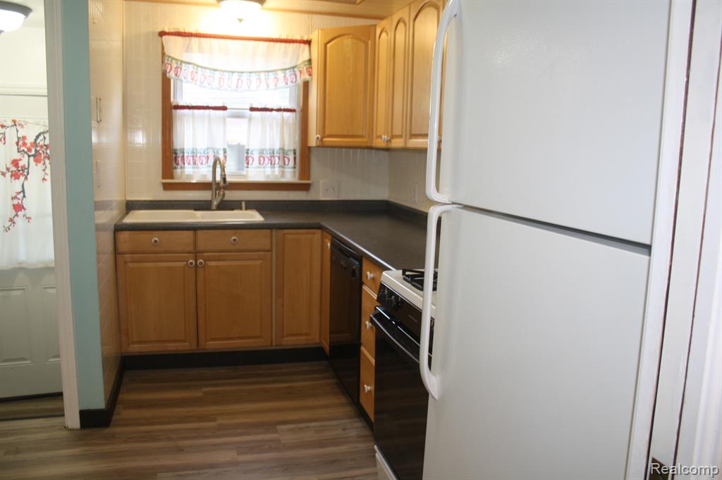 5001 Montfaucon Street, Trenton, MI 48183 — Photo 14