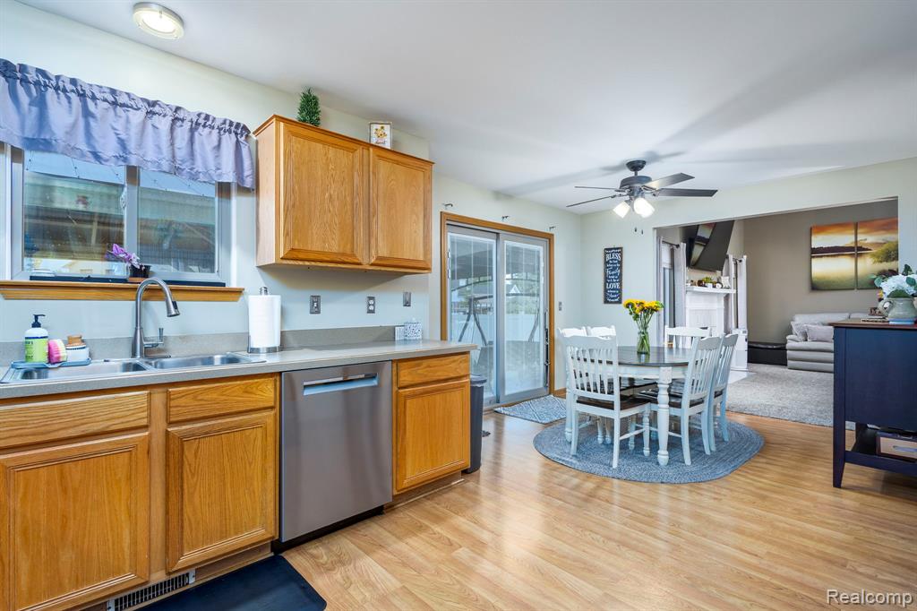 52588 Robins Nest Drive, New Baltimore, MI 48047 — Photo 25