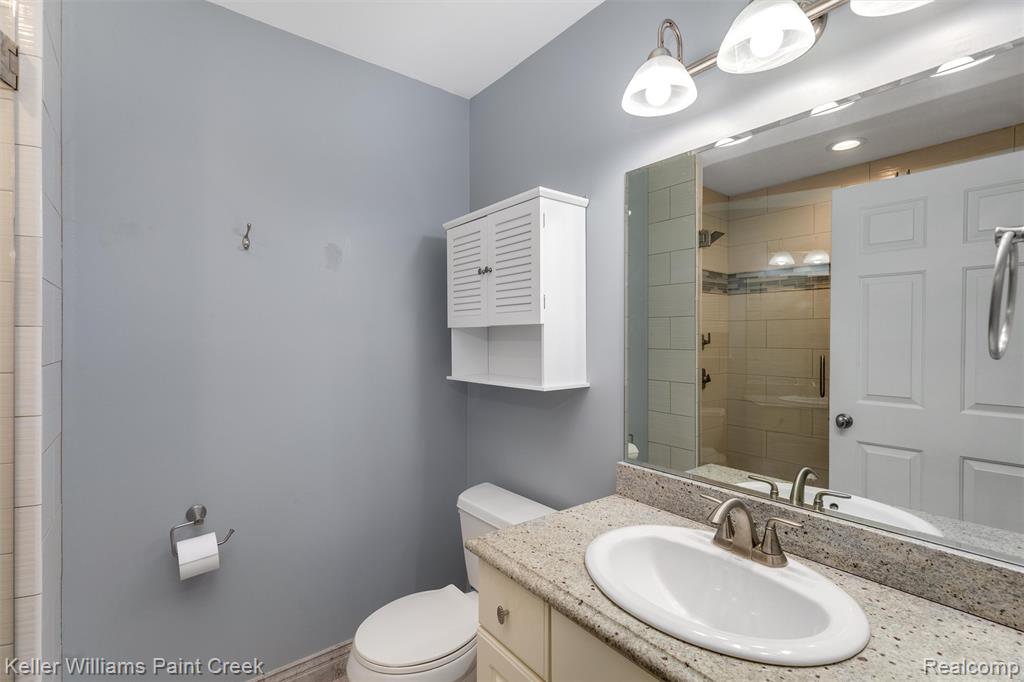 676 Majestic, Rochester Hills, MI 48306 — Photo 43