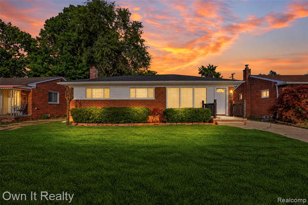 18266 Macarthur, Redford, MI 48240