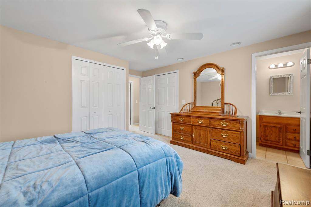 4902 Hubbard Drive, Troy, MI 48085 — Photo 18