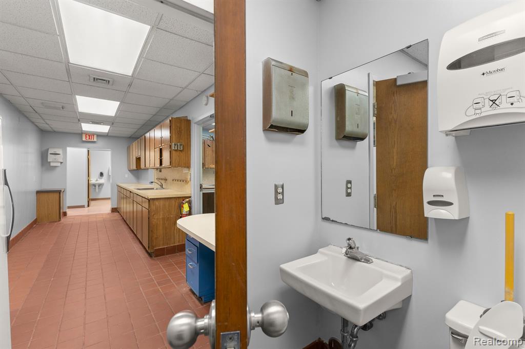 435 SUMPTER Road, Van Buren, MI 48111 — Photo 29