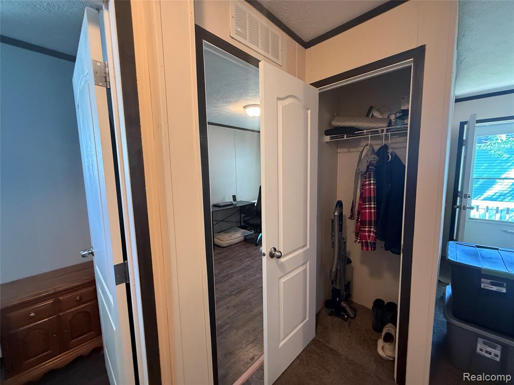 1101 Forest Lane, Columbus, MI — Photo 44