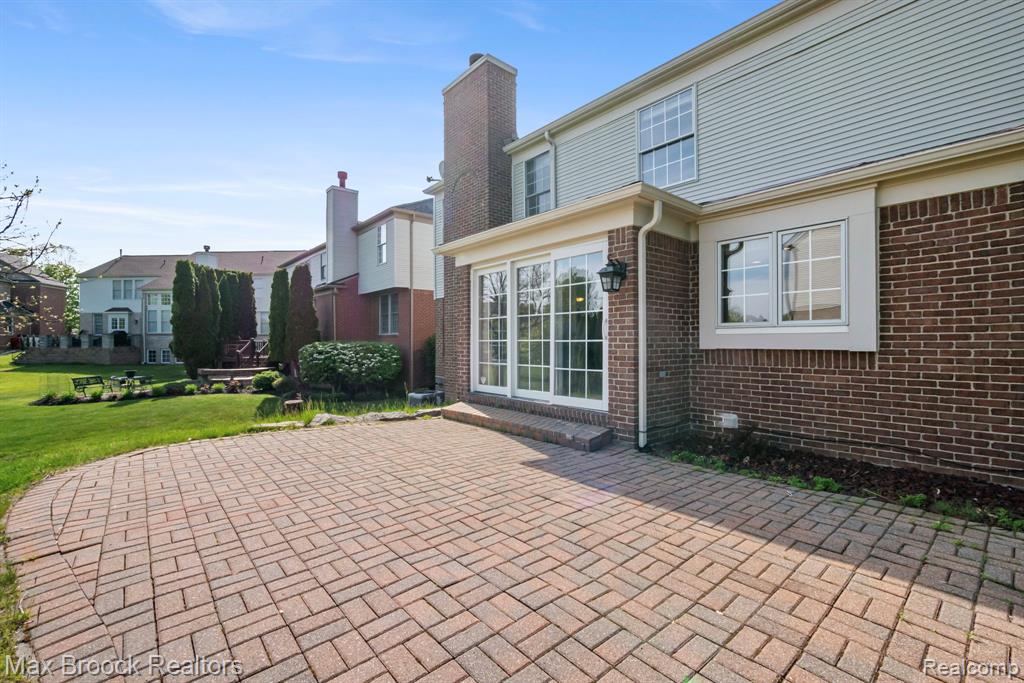 7657 Windgate Circle, West Bloomfield, MI 48323 — Photo 6