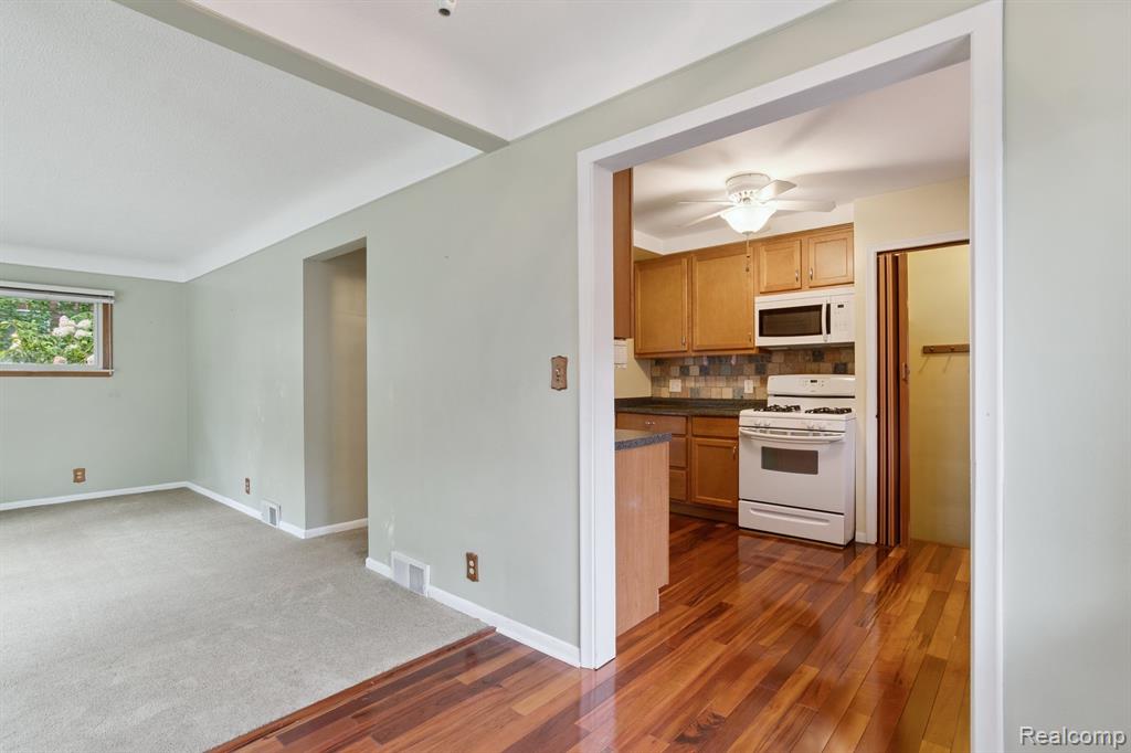7868 Robinson Avenue, Allen Park, MI 48101 — Photo 9