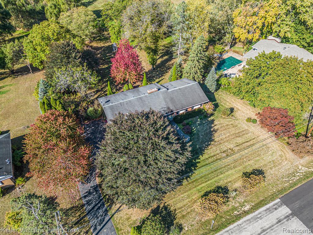 6720 Castle Drive, Bloomfield Hills, MI 48301 — Photo 28