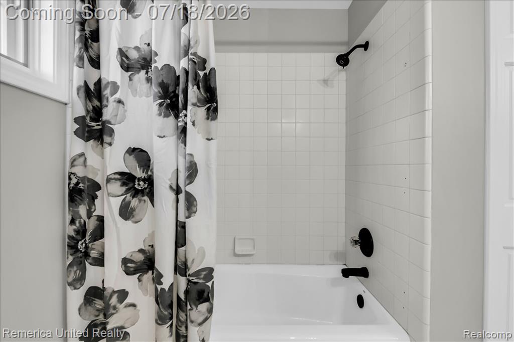9438 Deer Creek Court, Brighton, MI 48114 — Photo 41