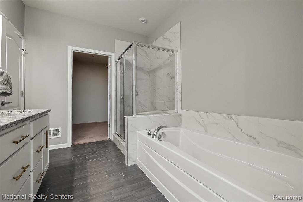 40605 Aster Court, Clinton Twp, MI 48036 — Photo 18