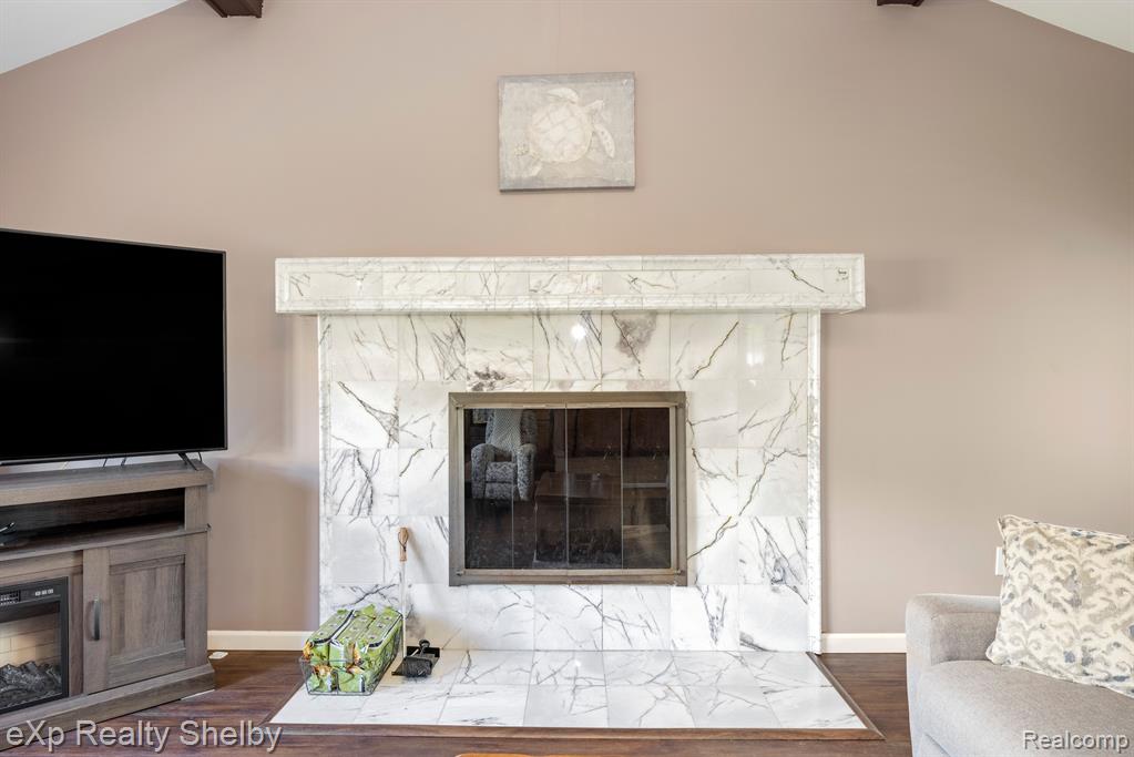 39611 HOLIDAY Drive, Sterling Heights, MI 48313 — Photo 14
