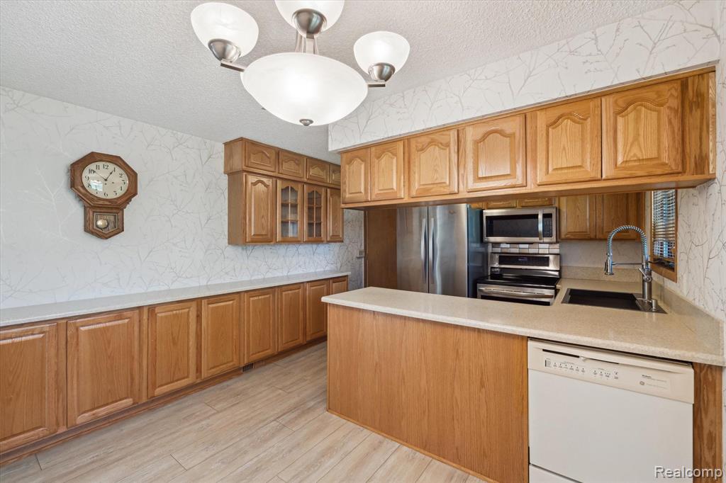 3958 NAPIER Road, Canton, MI 48187 — Photo 9