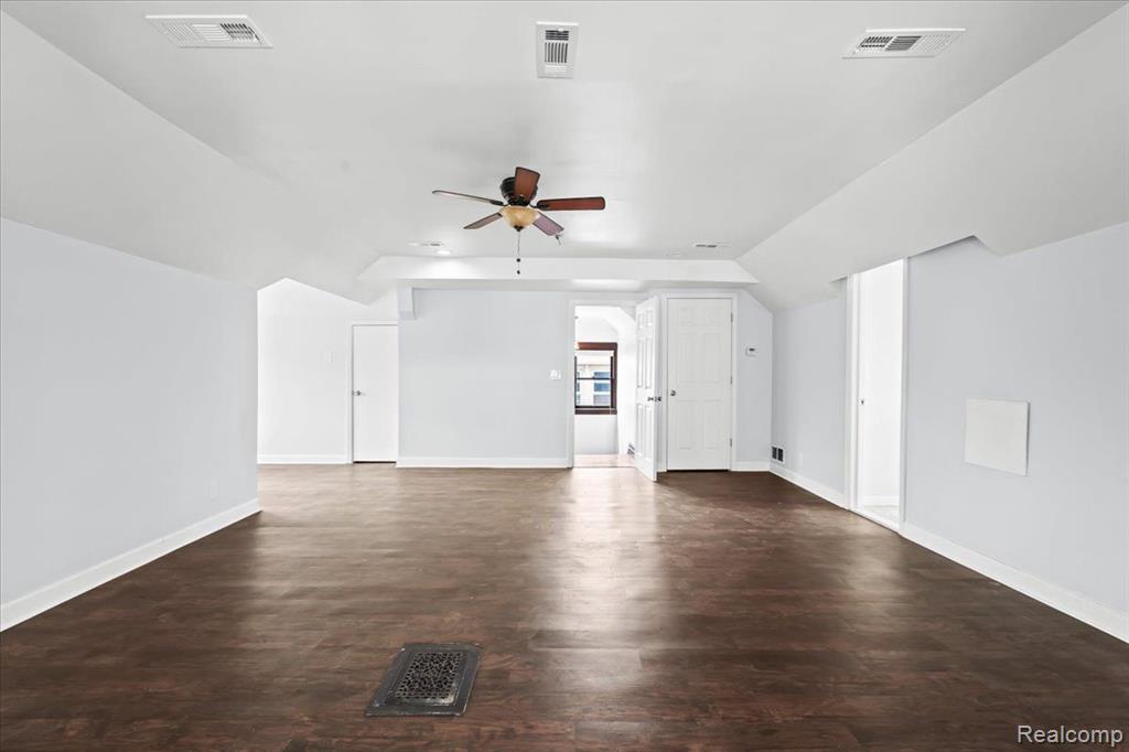 50 TAYLOR Street, Detroit, MI 48202 — Photo 34