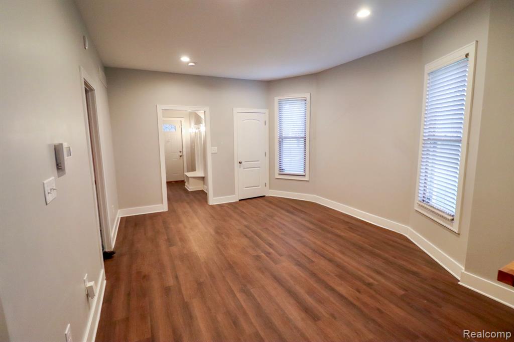 403 Mt Vernon Street, Detroit, MI 48202 — Photo 8