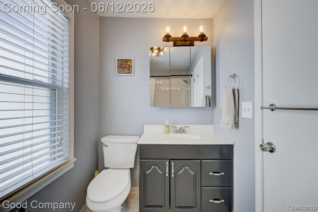 45 W Morehouse Avenue, Hazel Park, MI 48030 — Photo 15