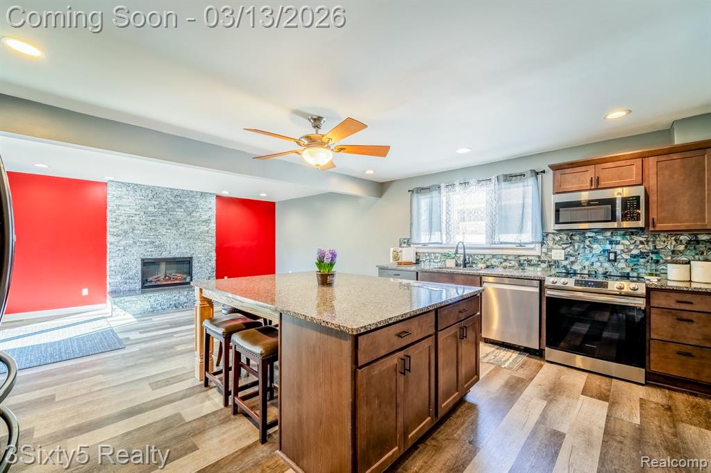 4894 Hillcrest Road, Trenton, MI 48183 — Photo 8