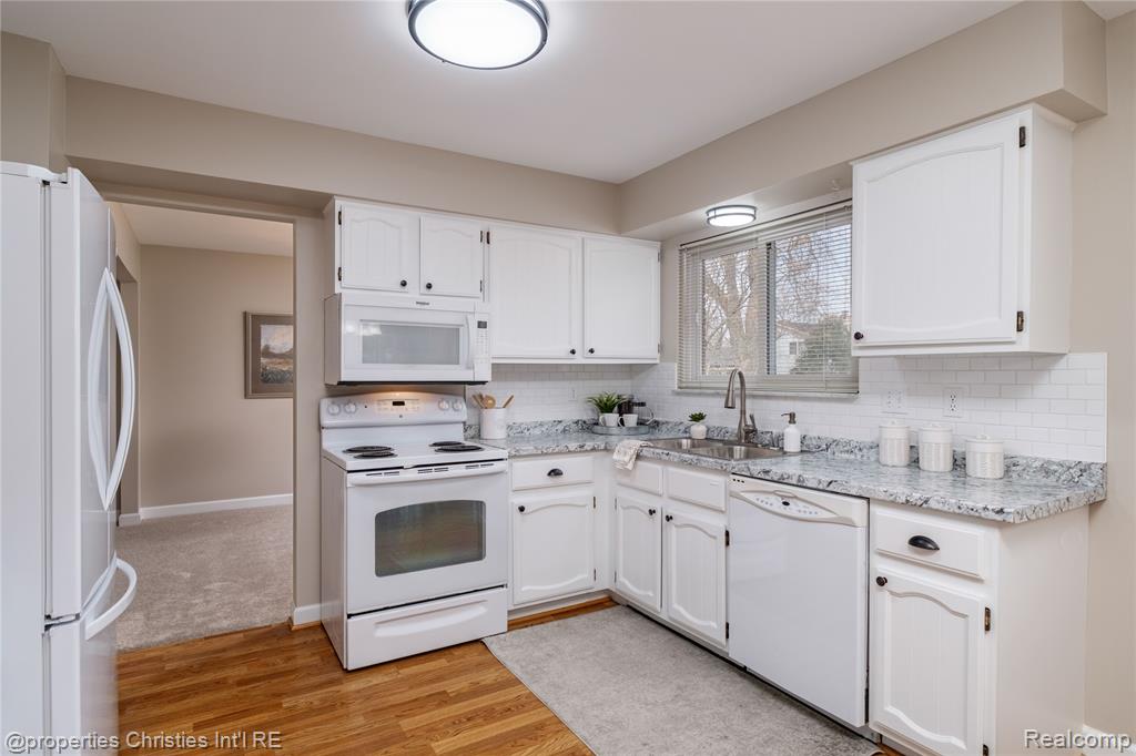 6158 Courtland Drive, Canton, MI 48187 — Photo 9