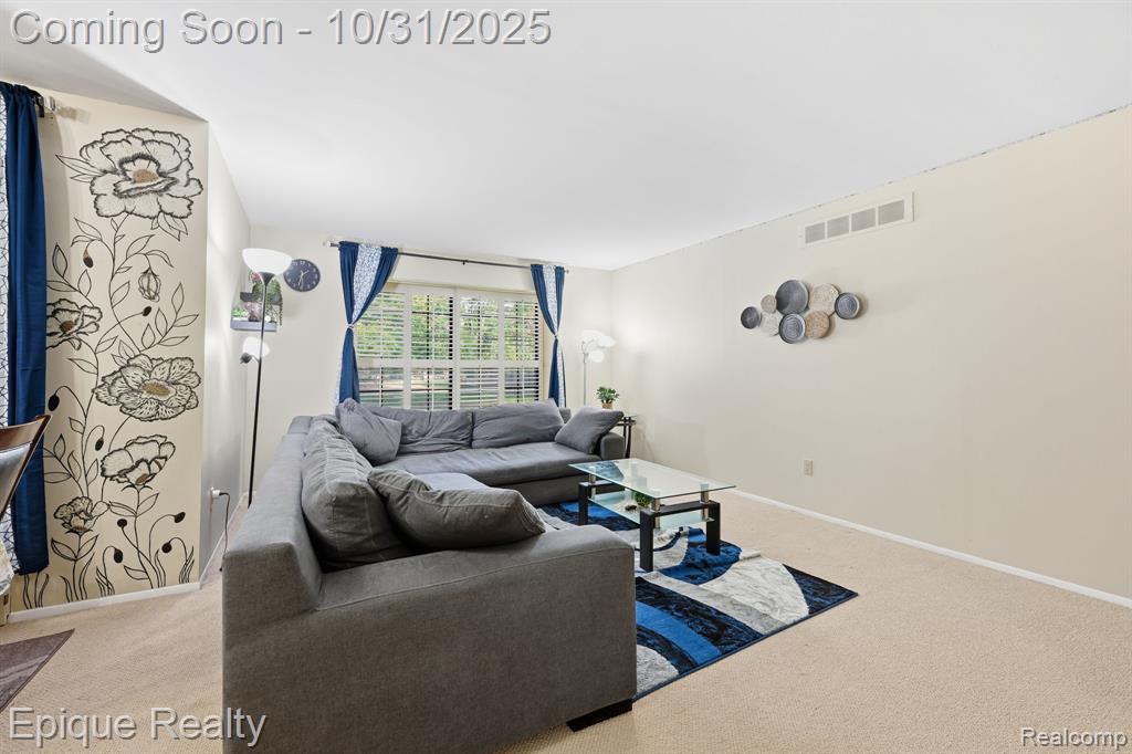 36996 Dartmoor Drive, Farmington Hills, MI 48331 — Photo 7