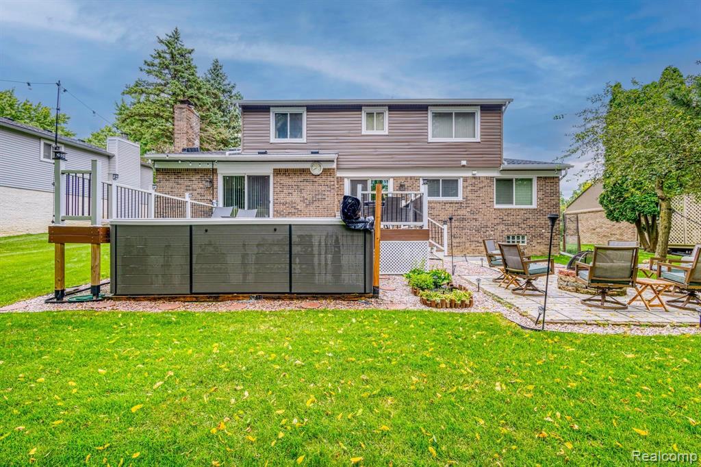 7464 WESTBURY Boulevard, West Bloomfield, MI — Photo 42