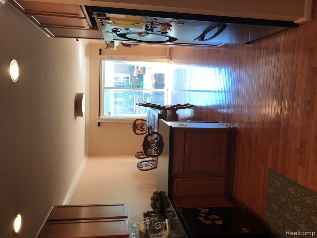420 James Circle, Royal Oak, MI 48067 — Photo 9