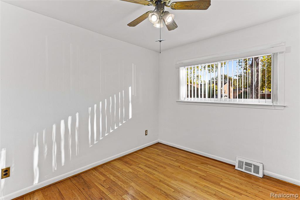 5743 Plainfield Street, Dearborn Heights, MI 48127 — Photo 20