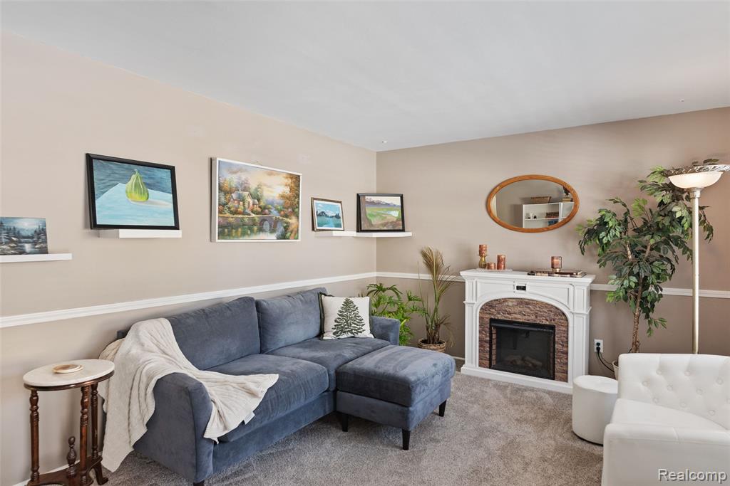 608 Autumn Drive, Flushing, MI 48433 — Photo 6