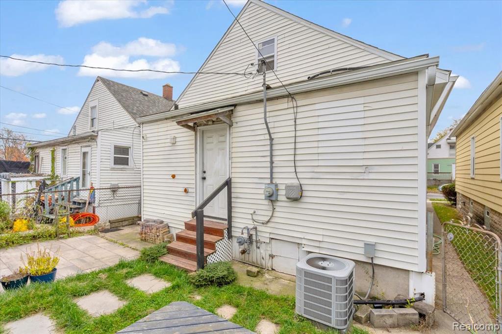 2997 Hanley Street, Hamtramck, MI 48212 — Photo 23