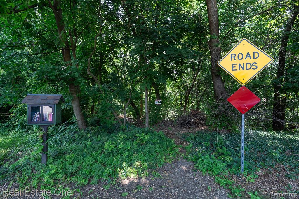 471 Elmhill Road, Rochester Hills, MI 48306 — Photo 34