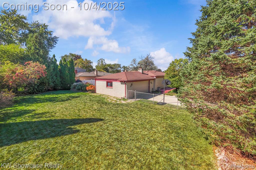 8644 Independence Drive, Sterling Heights, MI 48313 — Photo 23