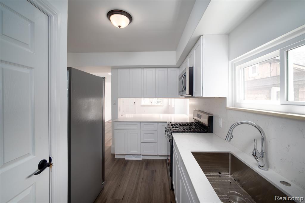 543 E Saratoga Street, Ferndale, MI 48220 — Photo 11