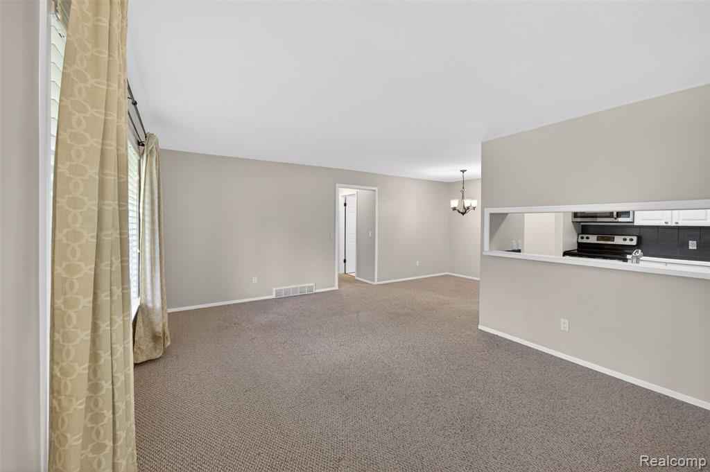 1484 Leisure Drive, Flint, MI 48507 — Photo 12