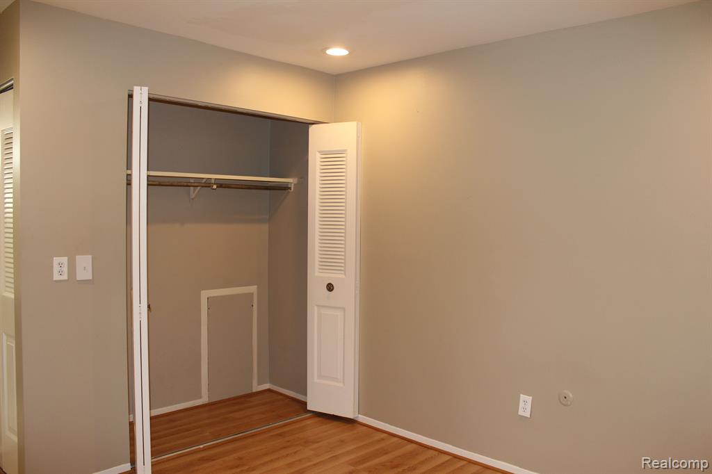 922 CHESTNUT HILL Drive, Auburn Hills, MI 48326 — Photo 20