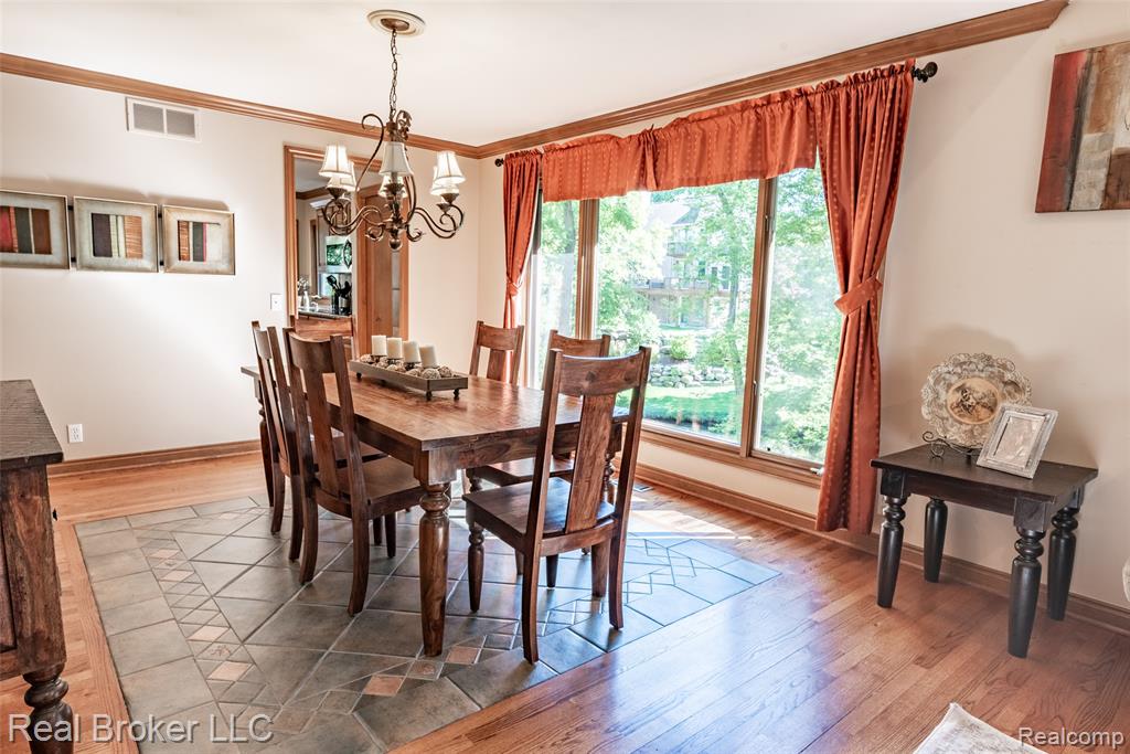816 Seager Street, Commerce Twp, MI 48390 — Photo 6