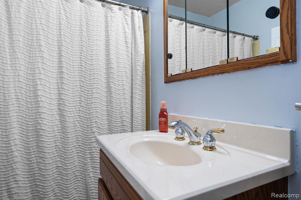 971 Tierney, Highland, MI 48356 — Photo 22